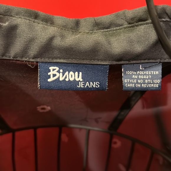 Bundle of 3 blouses - Picture 8 of 9